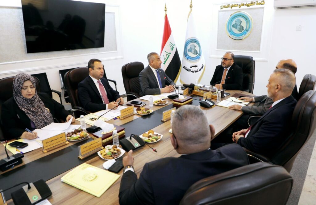مجلس الخدمة يستقبل وفد المبادرة الوطنية للطاقة وتقليل الانبعاثات ويؤكد دعمه للتوجهات الخضراء